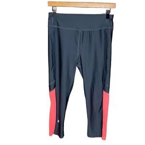 Under Armour Capris Woman’s Size M